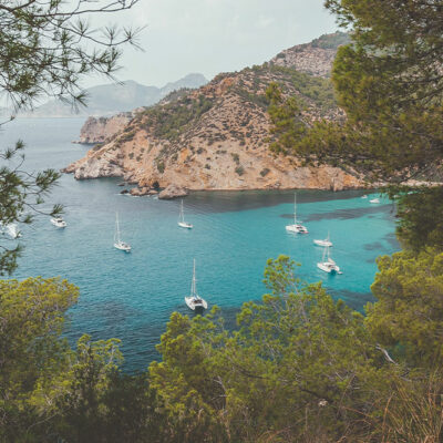 Majorca Travel Guide – Tips for Booking Flights and Stays